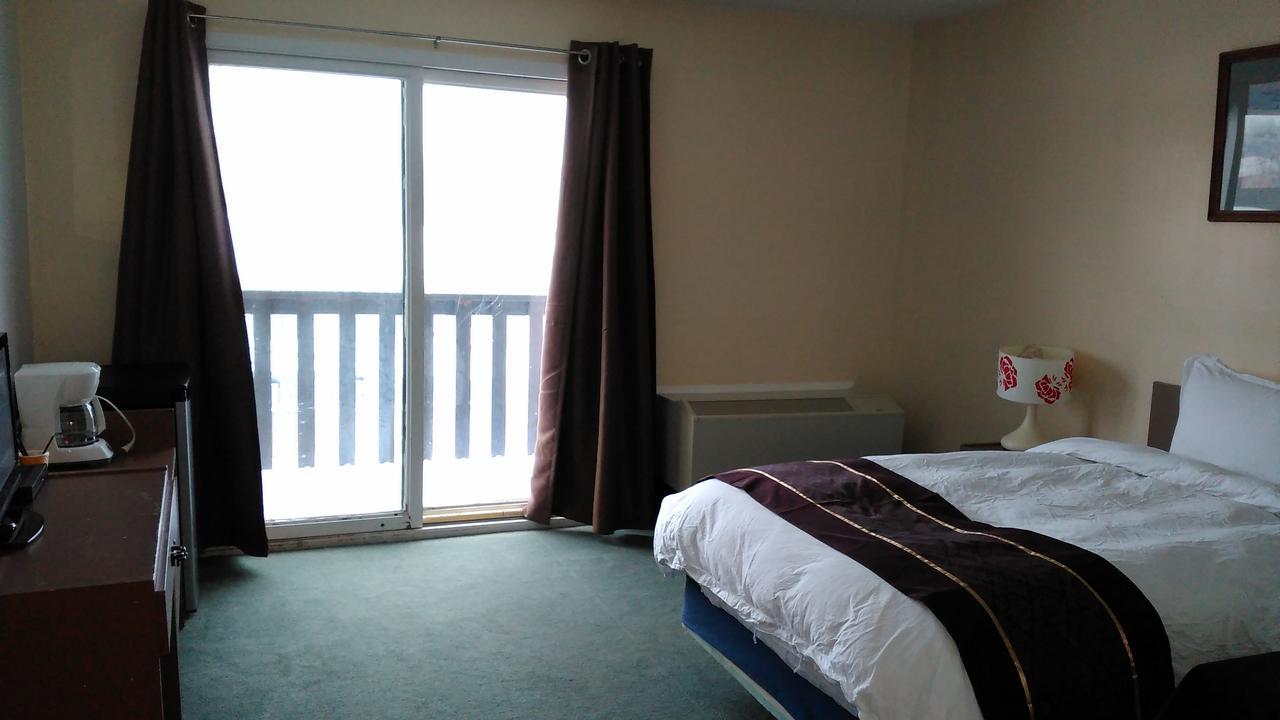 Greenwater Fisherman'S Cove Hotel Porcupine Plain Esterno foto